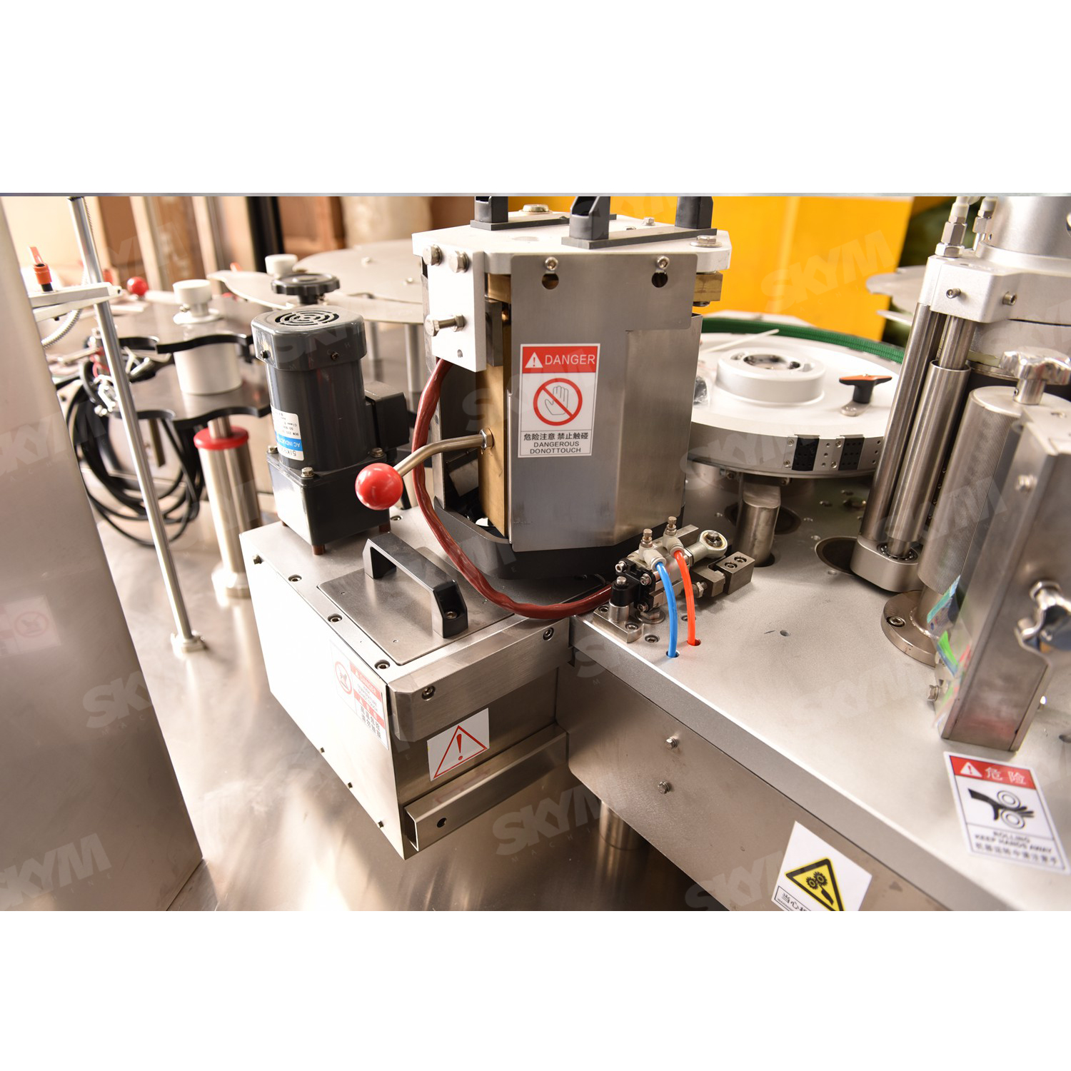 Machine d'étiquetage de bouteilles d'eau thermofusible OPP à grande vitesse