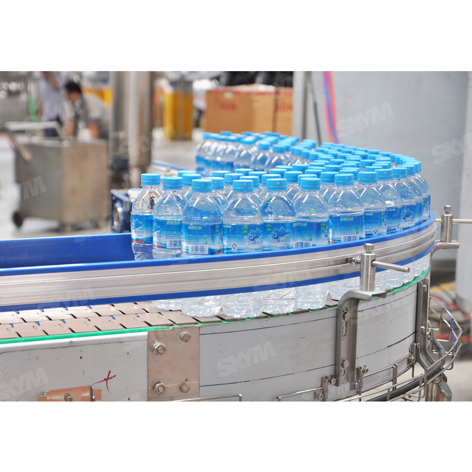 Machine de remplissage de bouteilles d'eau pure à 32 têtes
