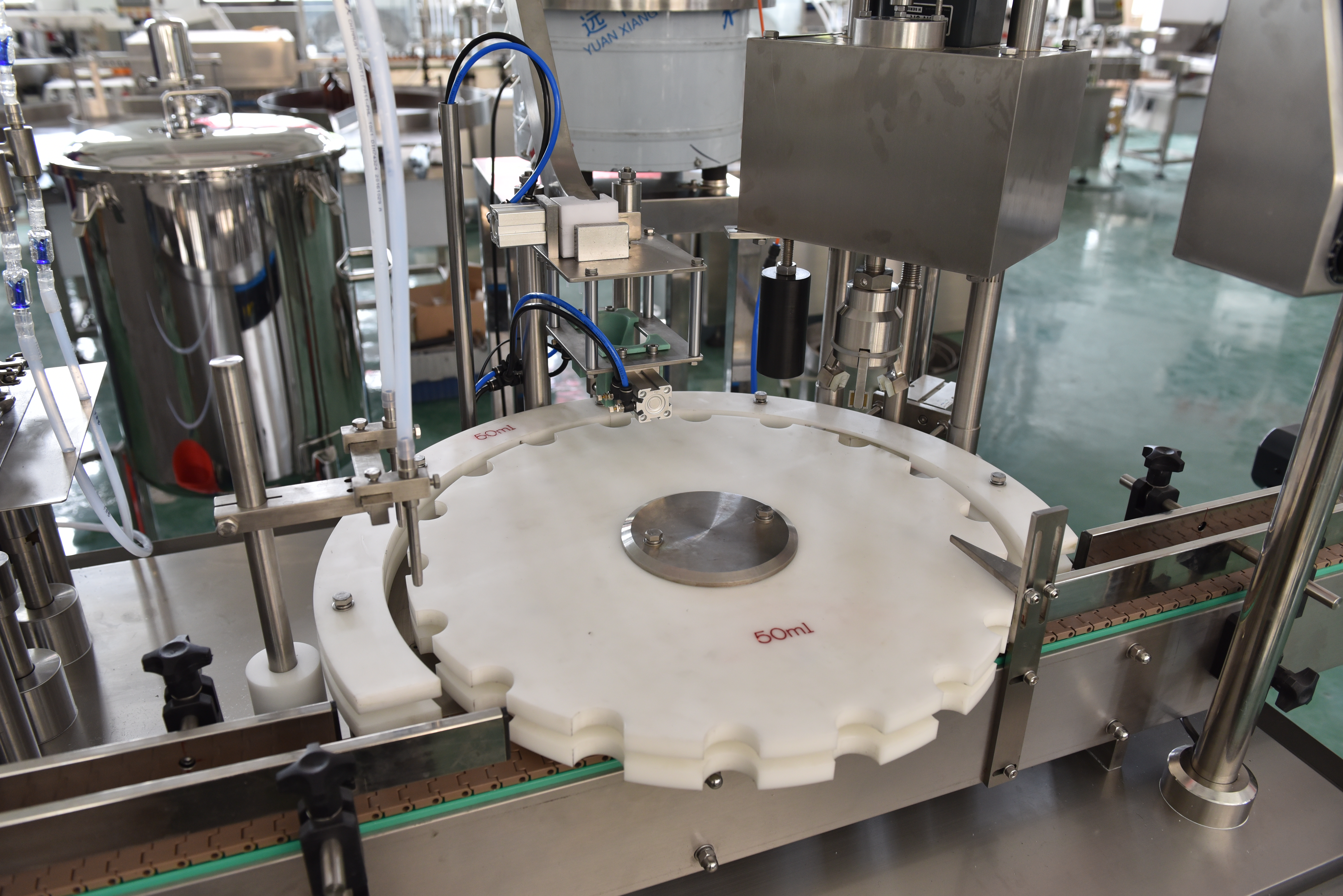 Machine de remplissage de pompe rotative de bouteille de détergent de 250 ml